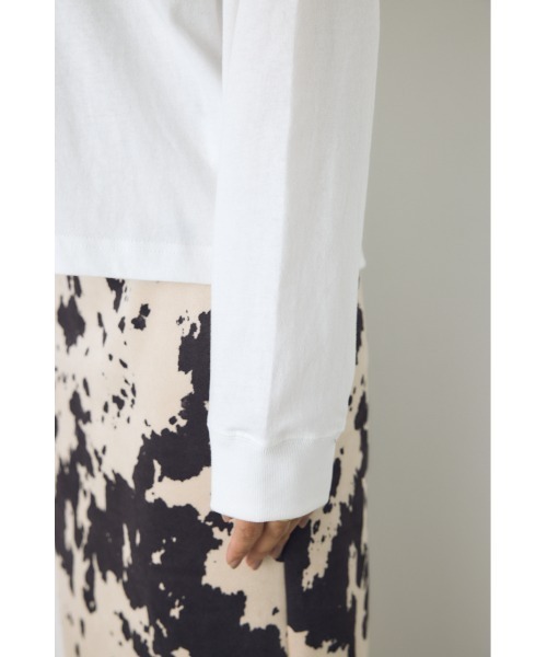 AZUL by moussy(アズールバイマウジー)の「フォトプリントロンT 秋服 冬服 春服 長袖 ロゴT プリントT(Tシャツ/カットソー・レディース・ブラック/オフホワイト・FREE)」の11枚目の写真