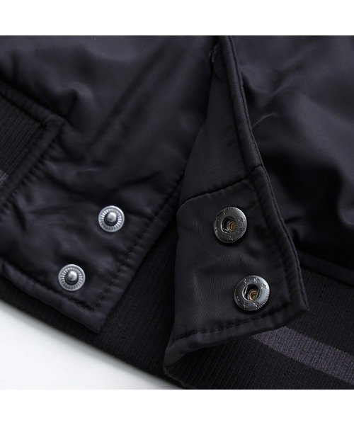 NEW ERA(ニューエラ)の「Varsity Jacket(ブルゾン・メンズ・ブラック/ネイビー・XX-LARGE/X-LARGE/LARGE/MEDIUM/SMALL)」の18枚目の写真
