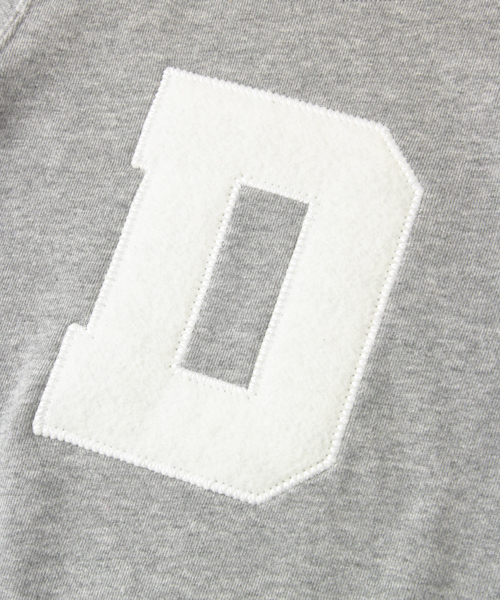 Champion（チャンピオン）の「Champion×DOORS　ロゴパッチワークプルオーバー（スウェット・キッズ・グレー/ネイビー・120/90/105/135）」の13枚目の写真