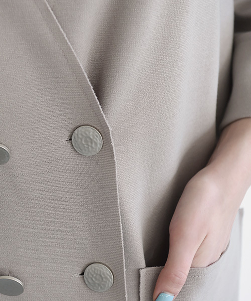 marjour（マージュール）の「PONTE LIGHT JAKET（カーディガン/ボレロ・レディース・ホワイト/ベージュ/グレー/ワインレッド/ダークブラウン・MEDIUM）」の21枚目の写真