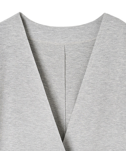 marjour（マージュール）の「PONTE LIGHT JAKET（カーディガン/ボレロ・レディース・ホワイト/ベージュ/グレー/ワインレッド/ダークブラウン・MEDIUM）」の15枚目の写真