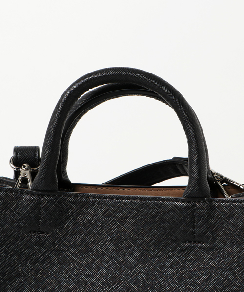 NATURAL BEAUTY BASIC（ナチュラルビューティーベーシック）の「シンプルボックスミニショルダーバッグ（ショルダーバッグ・レディース・ブルー/ベージュ/ブラック・ﾌﾘ-）」の7枚目の写真