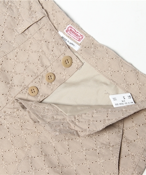 BEAMS BOY（ビームスボーイ）の「BEAMS BOY / カットワーク 4Pミリタリー ショートパンツ（その他パンツ・レディース・ホワイト/ベージュ/ネイビー・0/1）」の11枚目の写真