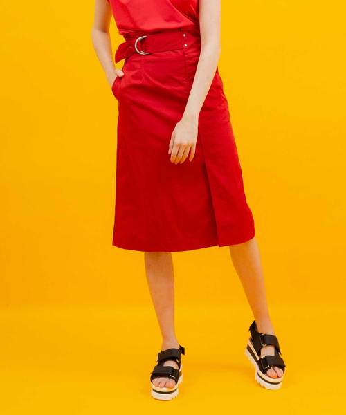 UNITED TOKYO(ユナイテッドトウキョウ)の「スリットタイトスカート(スカート・レディース・ベージュ/レッド/ネイビー・1)」の3枚目の写真