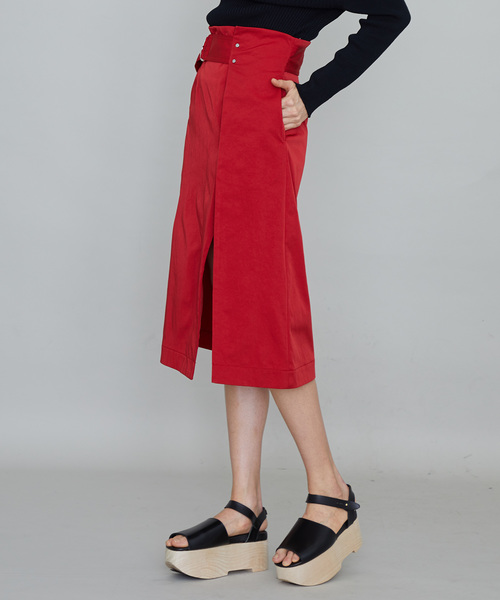 UNITED TOKYO(ユナイテッドトウキョウ)の「スリットタイトスカート(スカート・レディース・ベージュ/レッド/ネイビー・1)」の8枚目の写真