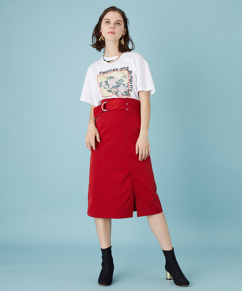 UNITED TOKYO(ユナイテッドトウキョウ)の「スリットタイトスカート(スカート・レディース・ベージュ/レッド/ネイビー・1)」の16枚目の写真