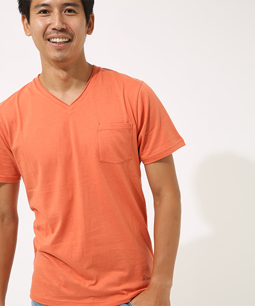 AZUL by moussy（アズールバイマウジー）の「カットオフVネック半袖T（Tシャツ/カットソー・メンズ・ブラック/ネイビー/オレンジ/ホワイト・SMALL/MEDIUM/X-LARGE/LARGE/X-SMALL）」の5枚目の写真