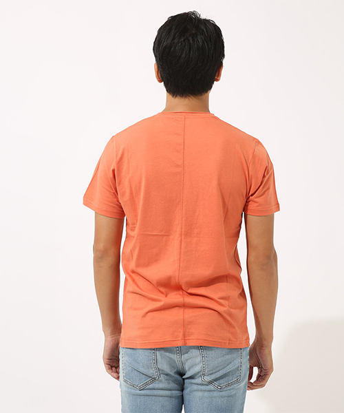 AZUL by moussy（アズールバイマウジー）の「カットオフVネック半袖T（Tシャツ/カットソー・メンズ・ブラック/ネイビー/オレンジ/ホワイト・SMALL/MEDIUM/X-LARGE/LARGE/X-SMALL）」の10枚目の写真