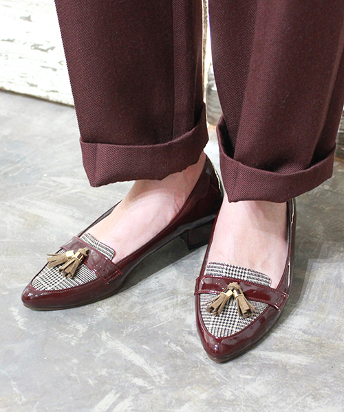 JELLY BEANS（ジェリービーンズ）の「エナメルタッセルローファーパンプス<ふわさら>(135-3060)JELLY BEANS(ジェリービーンズ)（ローファー・レディース・ブラック/ワイン/グレイッシュベージュ/グレー/ホワイト/ベージュ・23/24/25/22/22.5/24.5/23.5/21.5）」の6枚目の写真