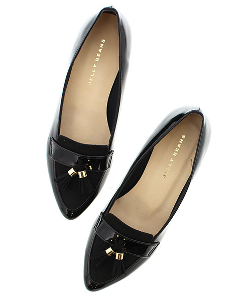 JELLY BEANS（ジェリービーンズ）の「エナメルタッセルローファーパンプス<ふわさら>(135-3060)JELLY BEANS(ジェリービーンズ)（ローファー・レディース・ブラック/ワイン/グレイッシュベージュ/グレー/ホワイト/ベージュ・23/24/25/22/22.5/24.5/23.5/21.5）」の17枚目の写真