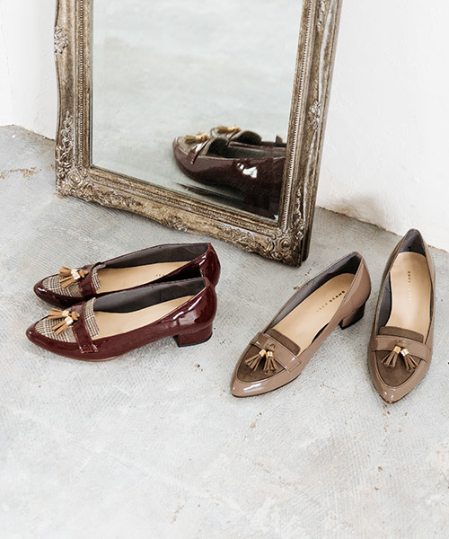 JELLY BEANS（ジェリービーンズ）の「エナメルタッセルローファーパンプス<ふわさら>(135-3060)JELLY BEANS(ジェリービーンズ)（ローファー・レディース・ブラック/ワイン/グレイッシュベージュ/グレー/ホワイト/ベージュ・23/24/25/22/22.5/24.5/23.5/21.5）」の20枚目の写真