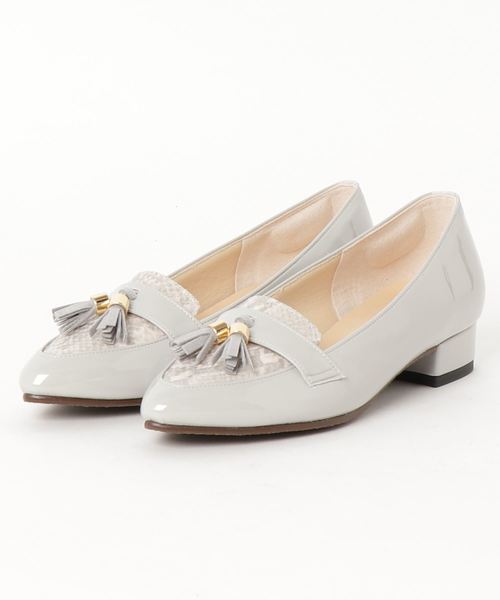 JELLY BEANS（ジェリービーンズ）の「エナメルタッセルローファーパンプス<ふわさら>(135-3060)JELLY BEANS(ジェリービーンズ)（ローファー・レディース・ブラック/ワイン/グレイッシュベージュ/グレー/ホワイト/ベージュ・23/24/25/22/22.5/24.5/23.5/21.5）」の3枚目の写真