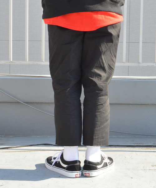 made in standard （メイドインスタンダード）の「MADE IN STANDARD 裾カットオフ アンクルワイドパンツ（チノパンツ・メンズ・ブラック/ダークブラウン/ベージュ・S/M/L/XL）」の12枚目の写真