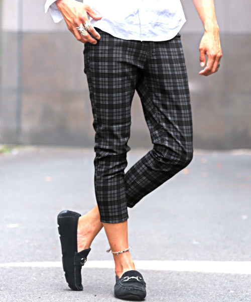 LUXSTYLE(ラグスタイル)の「総柄ツイルストレッチクロップドパンツ(その他パンツ・メンズ・チェック/ストライプ/チャコール・S/M/L/XL)」の3枚目の写真