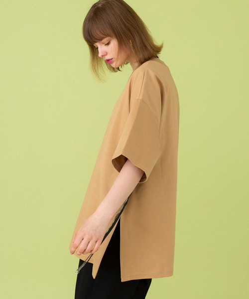 UNITED TOKYO（ユナイテッドトウキョウ）の「アレンジビッグTシャツ（Tシャツ/カットソー・レディース・ブラック/ベージュ/オフホワイト・1）」の14枚目の写真