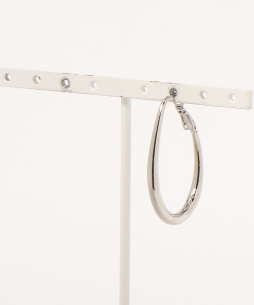 flower（フラワー）の「オーバルフープピアス（ピアス（片耳用）・レディース・シルバー/ゴールド・FREE）」の4枚目の写真