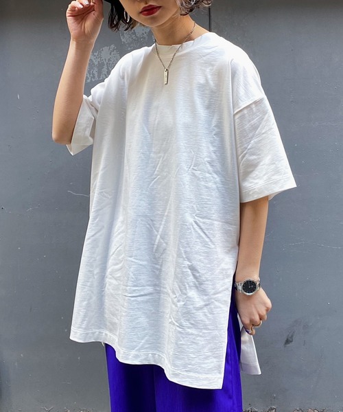 PAGEBOY（ページボーイ）の「ハイネックBIGTシャツ（Tシャツ/カットソー・レディース・チャコールグレー/オフホワイト/ライム/ゼブラ/グレイッシュベージュ・FREE）」の2枚目の写真