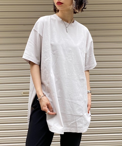 PAGEBOY（ページボーイ）の「ハイネックBIGTシャツ（Tシャツ/カットソー・レディース・チャコールグレー/オフホワイト/ライム/ゼブラ/グレイッシュベージュ・FREE）」の4枚目の写真