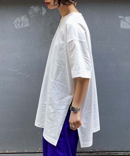 PAGEBOY（ページボーイ）の「ハイネックBIGTシャツ（Tシャツ/カットソー・レディース・チャコールグレー/オフホワイト/ライム/ゼブラ/グレイッシュベージュ・FREE）」の6枚目の写真