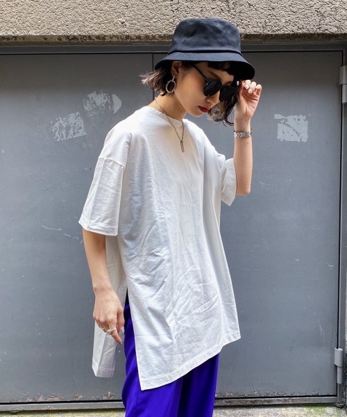 PAGEBOY（ページボーイ）の「ハイネックBIGTシャツ（Tシャツ/カットソー・レディース・チャコールグレー/オフホワイト/ライム/ゼブラ/グレイッシュベージュ・FREE）」の7枚目の写真