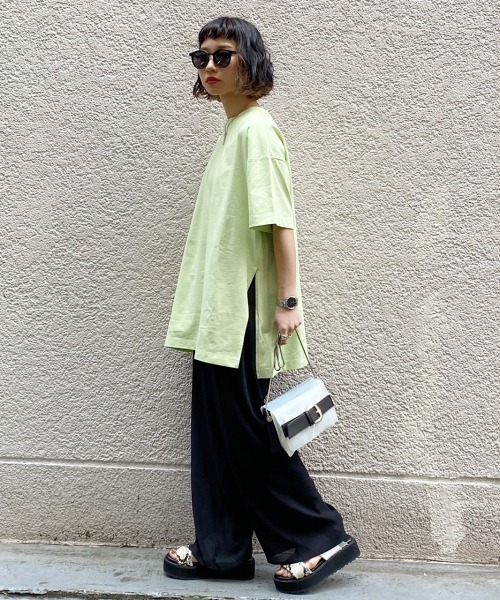 PAGEBOY（ページボーイ）の「ハイネックBIGTシャツ（Tシャツ/カットソー・レディース・チャコールグレー/オフホワイト/ライム/ゼブラ/グレイッシュベージュ・FREE）」の15枚目の写真