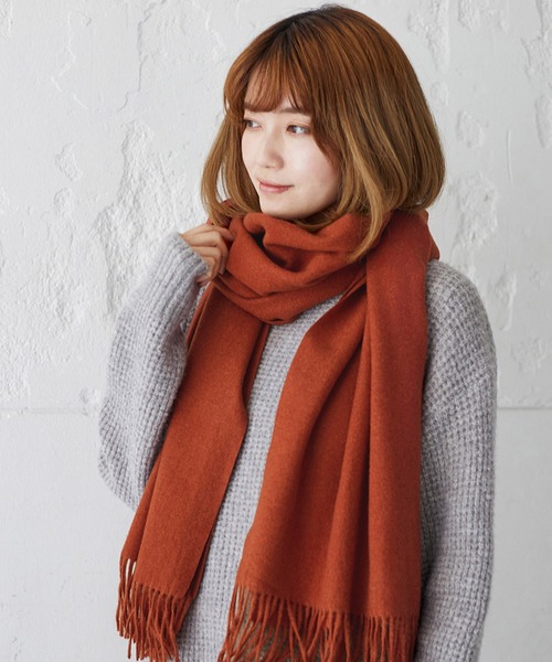 VitaFelice（ヴィータフェリーチェ）の「ソフトタッチ大判ストール マフラー（マフラー・レディース・グレー/サックスブルー/ライトグレー/ブラック/パープル/ベージュ系その他/オフホワイト/ベージュ/グリーン系その他/オレンジ系/ブラウン系/ピンク系/イエロー/ピンク系1/ブルー系/チャコール/ブルー系1/ボルドー・FREE）」の18枚目の写真