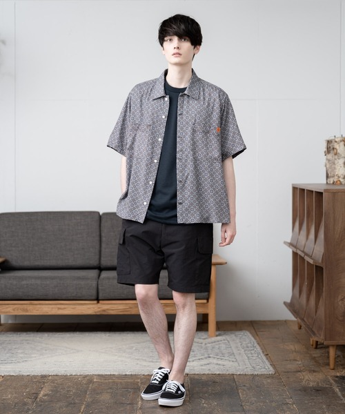 UNIVERSAL OVERALL(ユニバーサルオーバーオール)の「【UNIVERSAL OVERALL】 OPEN COLLAR SHIRT(シャツ/ブラウス・メンズ・ラベンダー/オレンジ/ベージュ/ホワイト系その他/ホワイト系その他2/ミント・LARGE/SMALL/MEDIUM)」の18枚目の写真