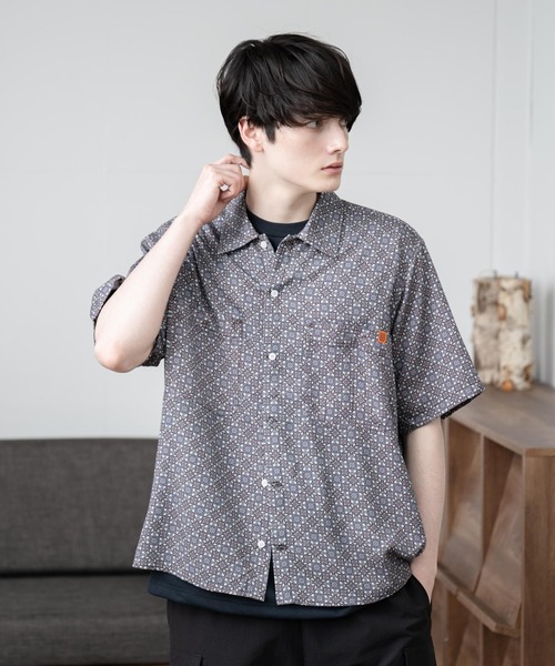 UNIVERSAL OVERALL(ユニバーサルオーバーオール)の「【UNIVERSAL OVERALL】 OPEN COLLAR SHIRT(シャツ/ブラウス・メンズ・ラベンダー/オレンジ/ベージュ/ホワイト系その他/ホワイト系その他2/ミント・LARGE/SMALL/MEDIUM)」の17枚目の写真