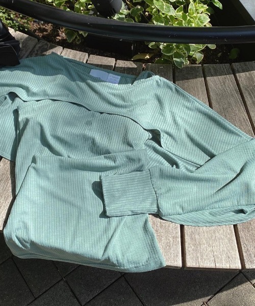 yukichi.(ユキチ)の「Cape design ensemble tops / yukichi.(Tシャツ/カットソー・レディース・グリーン/ブラック/ライトグレー・FREE)」の18枚目の写真