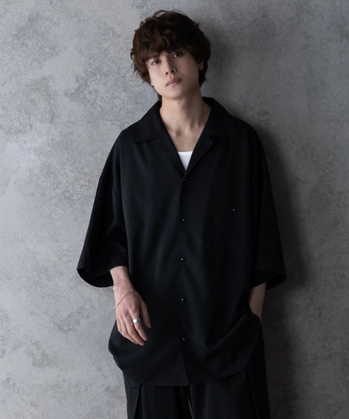 KUUUPY（クーピー）の「Button Stud Open Collar Shirt - ギボシオープンカラーシャツ（シャツ/ブラウス・メンズ・ブラック/グレー・SMALL/MEDIUM/LARGE）」の5枚目の写真