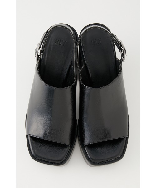 SLY（スライ）の「F LEATHER OIL COVERED SANDAL フェイクレザー サンダル（サンダル・レディース・ブラック/ブラウン・LARGE/MEDIUM/SMALL）」の3枚目の写真