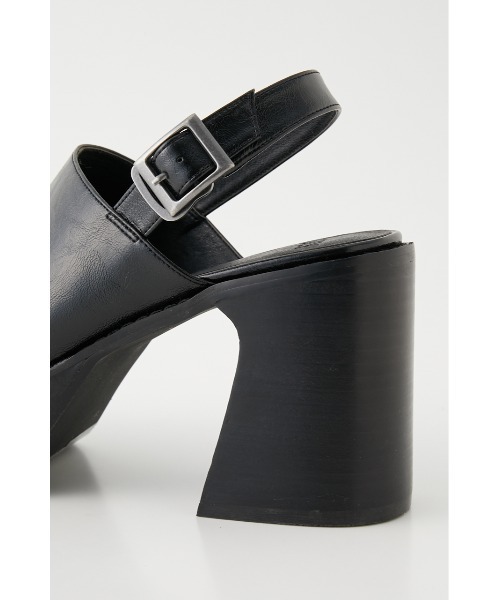 SLY（スライ）の「F LEATHER OIL COVERED SANDAL フェイクレザー サンダル（サンダル・レディース・ブラック/ブラウン・LARGE/MEDIUM/SMALL）」の12枚目の写真