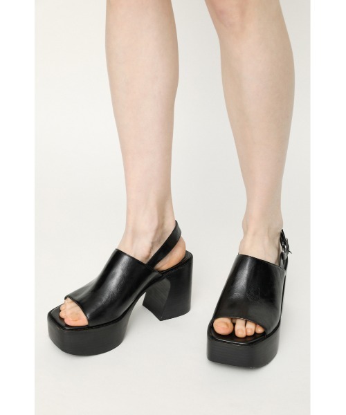 SLY（スライ）の「F LEATHER OIL COVERED SANDAL フェイクレザー サンダル（サンダル・レディース・ブラック/ブラウン・LARGE/MEDIUM/SMALL）」の14枚目の写真