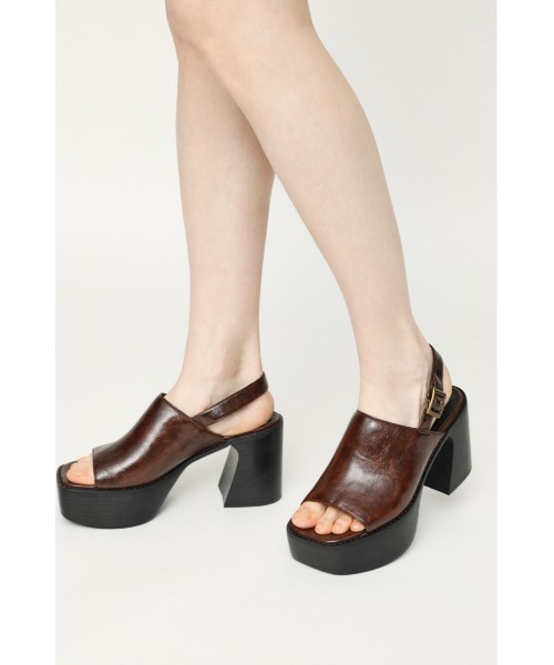 SLY（スライ）の「F LEATHER OIL COVERED SANDAL フェイクレザー サンダル（サンダル・レディース・ブラック/ブラウン・LARGE/MEDIUM/SMALL）」の11枚目の写真