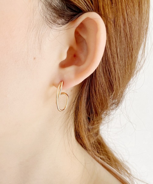 Alite cloth（アリーテクロス）の「フラワーモチーフデザインセットピアス（ピアス（両耳用）・レディース・シルバー/ゴールド・FREE）」の3枚目の写真