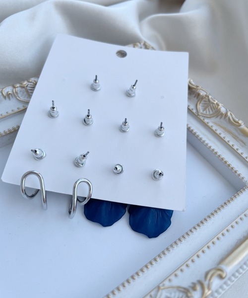 Alite cloth（アリーテクロス）の「フラワーモチーフデザインセットピアス（ピアス（両耳用）・レディース・シルバー/ゴールド・FREE）」の6枚目の写真