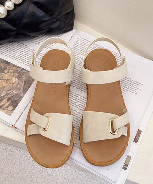 SMILE ORCHID（スマイルオーキッド）の「フェイクレザーストラップフラットサンダル（サンダル・レディース・ブラック/ブラウン/アイボリー・38/39/37）」の6枚目の写真