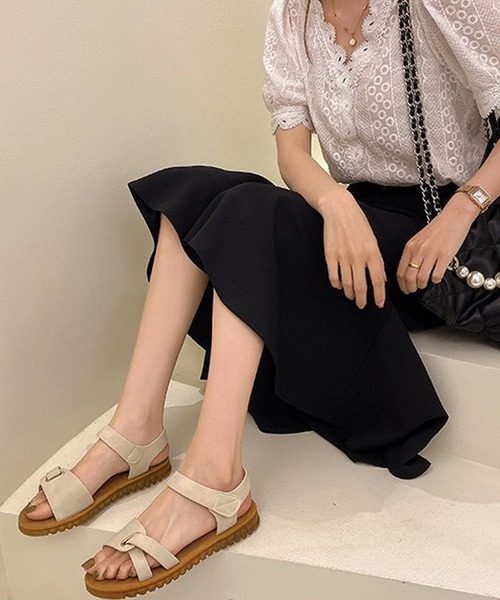 SMILE ORCHID（スマイルオーキッド）の「フェイクレザーストラップフラットサンダル（サンダル・レディース・ブラック/ブラウン/アイボリー・38/39/37）」の13枚目の写真