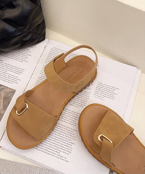 SMILE ORCHID（スマイルオーキッド）の「フェイクレザーストラップフラットサンダル（サンダル・レディース・ブラック/ブラウン/アイボリー・38/39/37）」の7枚目の写真