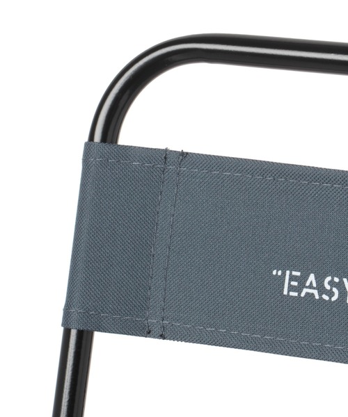 LAKOLE(ラコレ)の「【EASY TO CAMP】バックレスト付きフォールディングチェア / 938223(アウトドアグッズ・レディース・ネイビー/アイボリー・FREE)」の3枚目の写真