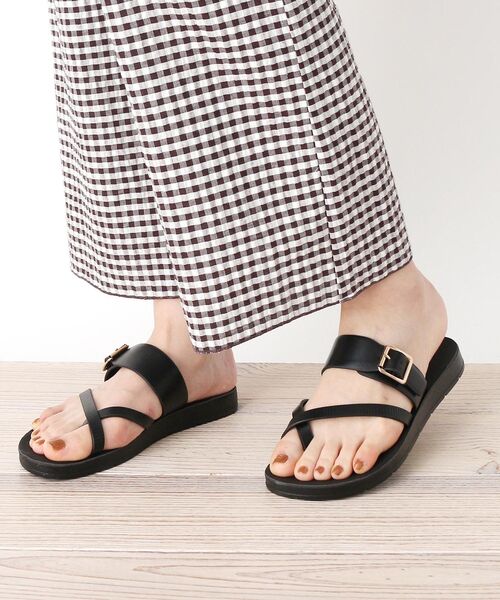 pink adobe(ピンクアドベ)の「◆トングベルトサンダル(サンダル・レディース・ブラック/サンドベージュ/アイボリー/ダークブラウン・25/35/45)」の10枚目の写真