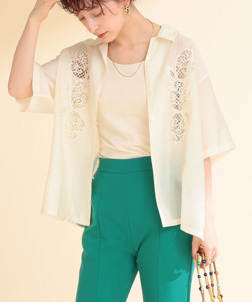 Ray BEAMS（レイビームス）の「Ray BEAMS / カットワーク 刺繍 オープン カラーシャツ（シャツ/ブラウス・レディース・オフホワイト/ミント・ONE SIZE）」の4枚目の写真