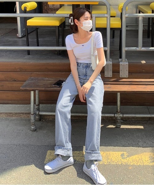 chuu(チュー)の「CHUU バタフライちびTシャツ(Tシャツ/カットソー・レディース・ホワイト/ブラック・FREE)」の8枚目の写真