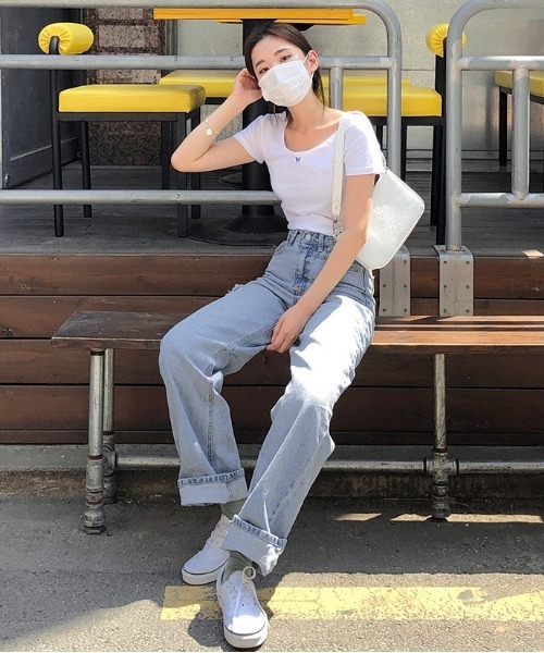 chuu(チュー)の「CHUU バタフライちびTシャツ(Tシャツ/カットソー・レディース・ホワイト/ブラック・FREE)」の9枚目の写真