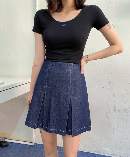 chuu(チュー)の「CHUU バタフライちびTシャツ(Tシャツ/カットソー・レディース・ホワイト/ブラック・FREE)」の15枚目の写真