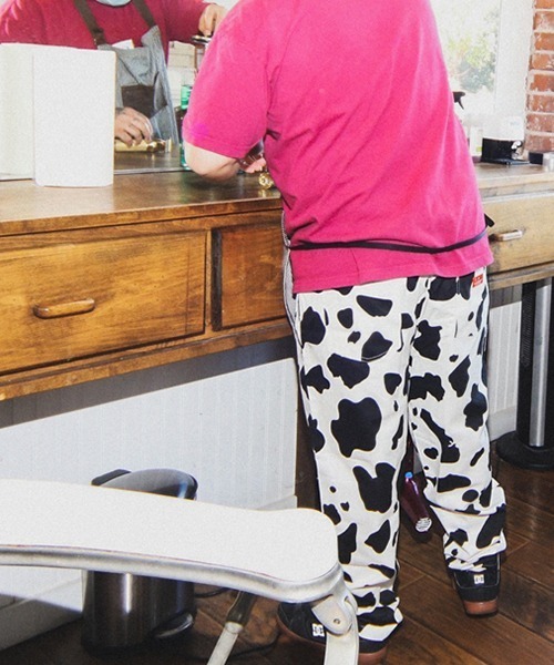 COOKMAN（クックマン）の「Cookman クックマン シェフパンツ イージーパンツ ワイドパンツ Cow柄 牛柄（その他パンツ・メンズ・ホワイト・SMALL/MEDIUM/LARGE/X-LARGE）」の8枚目の写真