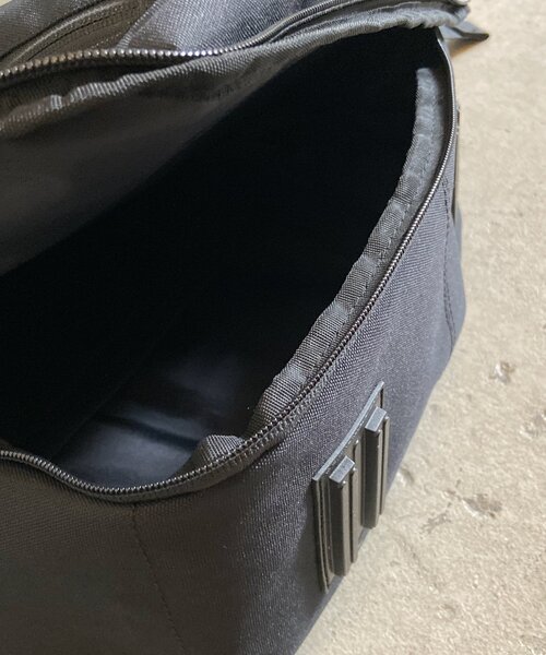 CORDURA（コーデュラ）の「◆11ポケット CORDURA(R)コーデュラ・リサイクルヘザー ロゴ刺繍バックパック（バックパック/リュック・メンズ・ダークグレー/ブラック/ブラック系・99）」の8枚目の写真