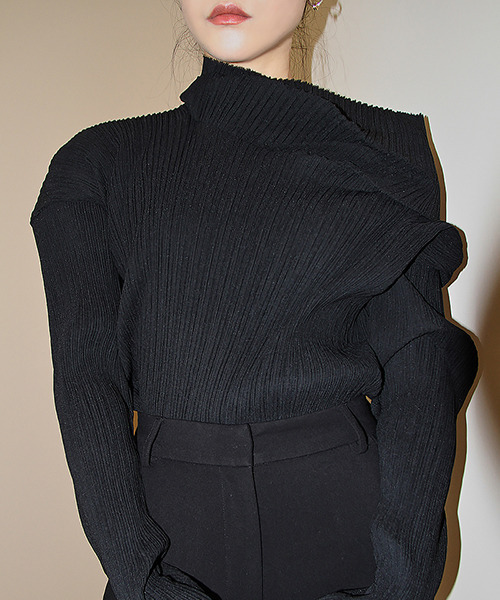 chuclla(チュクラ)の「【chuclla】【2021/AW】contraction high neck bottomed pleated tops chw21a001(Tシャツ/カットソー・レディース・ブラック・L/S)」の7枚目の写真