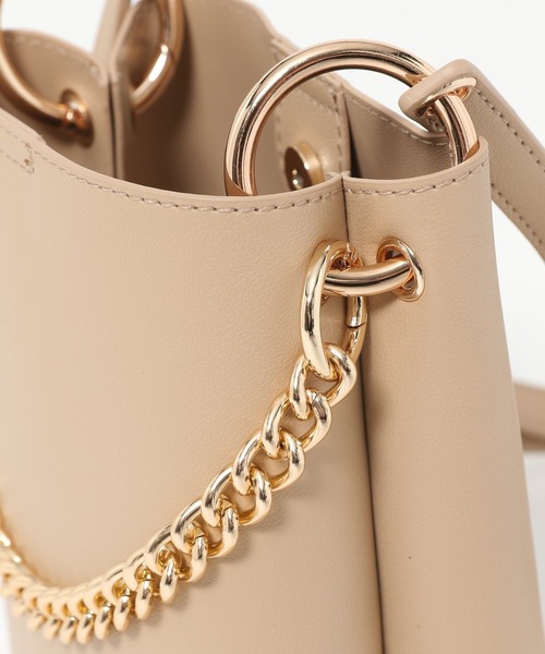mysty woman(ミスティウーマン)の「アソートチェーンミニバッグ 957109(ショルダーバッグ・レディース・オフホワイト/ブラック/ベージュ・FREE)」の4枚目の写真