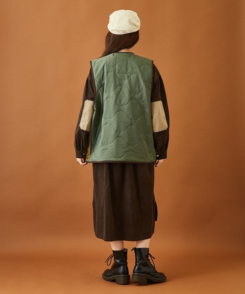 CUBE SUGAR（キューブシュガー）の「ナイロンワッシャー 中綿キルト ミリタリーベスト（ダウンベスト・レディース・ブラック/ベージュ/カーキ/マルチ・M）」の17枚目の写真